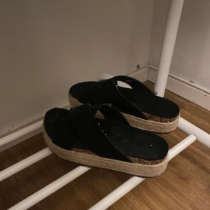 Skor / strandskor / tofflor - Superfina 