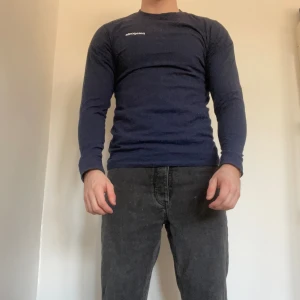 Patagonia tröja - En tröja från patagonia! Jag är ca 180cm och väger 80kg!