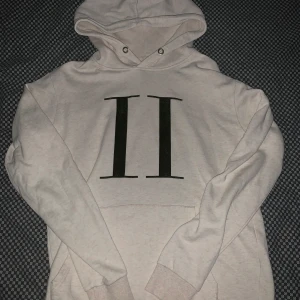 Les Deux Hoodie - En fin Les Deux hoodie, storlek S. Använd många gånger men inga defekter. 