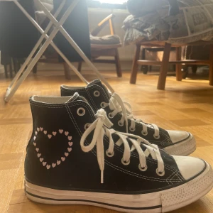Converse - Relativt nya, använd ett fåtal gånger