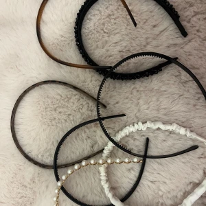 Diadem  - Vissa är provade och vissa är helt nya. Föreslå pris 🤷🏻‍♀️🩷