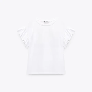 Zara topp - Jag säljer denna zara topp den är knappt använd. Pris kan diskuteras 