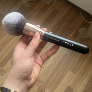 Hickap borste  - Helt oanvänd säljer då den inte kommer till användning köpt för 219