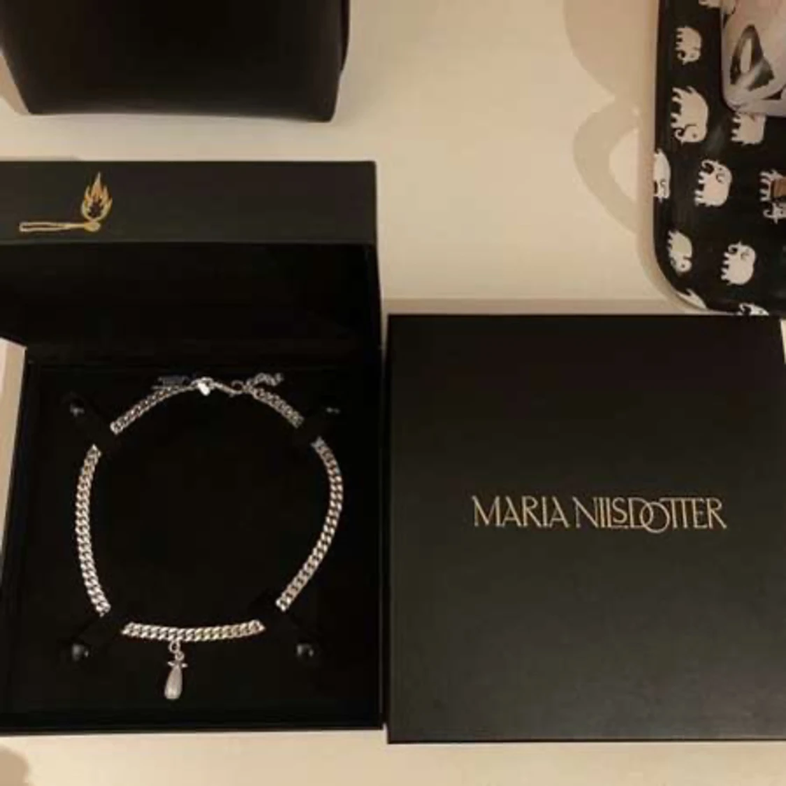 Maria nilsdotter pärlhalsband  - 91