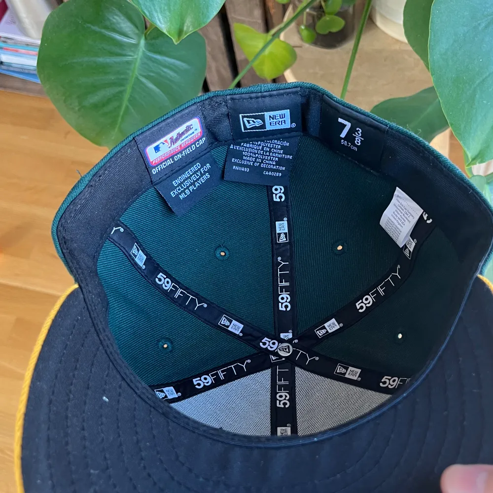 New era fitted cap, endast använd några få gånger så i iprincip nyskick! Nypris: 549kr, köpt på shelta i Göteborg.. Accessoarer.