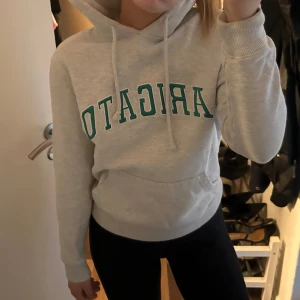 Axel Arigato Hoodie  - Axel Arigato Hoodie i storlek xs men sitter bra på mig som brukar ha S.