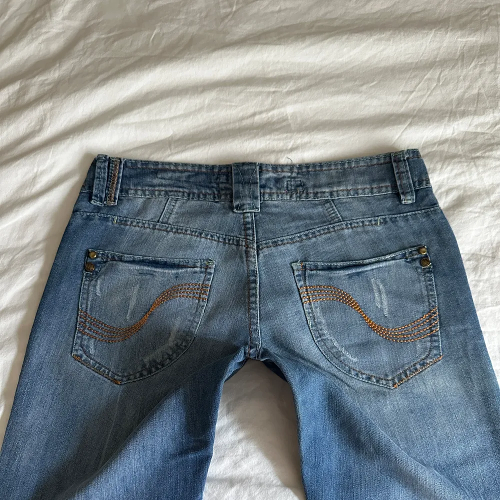 Vintage från Authentic denim💓midja 39 innerben 82 jae 165. Jeans & Byxor.