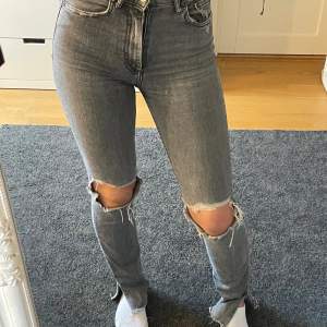 Jättefina jeans från zara i storlek 34