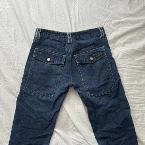 ragazz jeans - jeans som jag köpt från en secondhand affär några år sen, ingen lapp men skulle säga runt W28-30, midjemåttet är 39cm & innerbenet 75cm. pris går att diskuteras. 