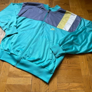 Nike 80’s Zip Up - Fint skick.