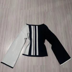 Tröja - Säljer denna snygga tröja från ginatricot, som ny.🤌🏼