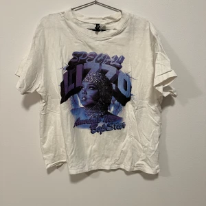 Lizzo tröja - Skrynklig, men i stort sett aldrig använd 