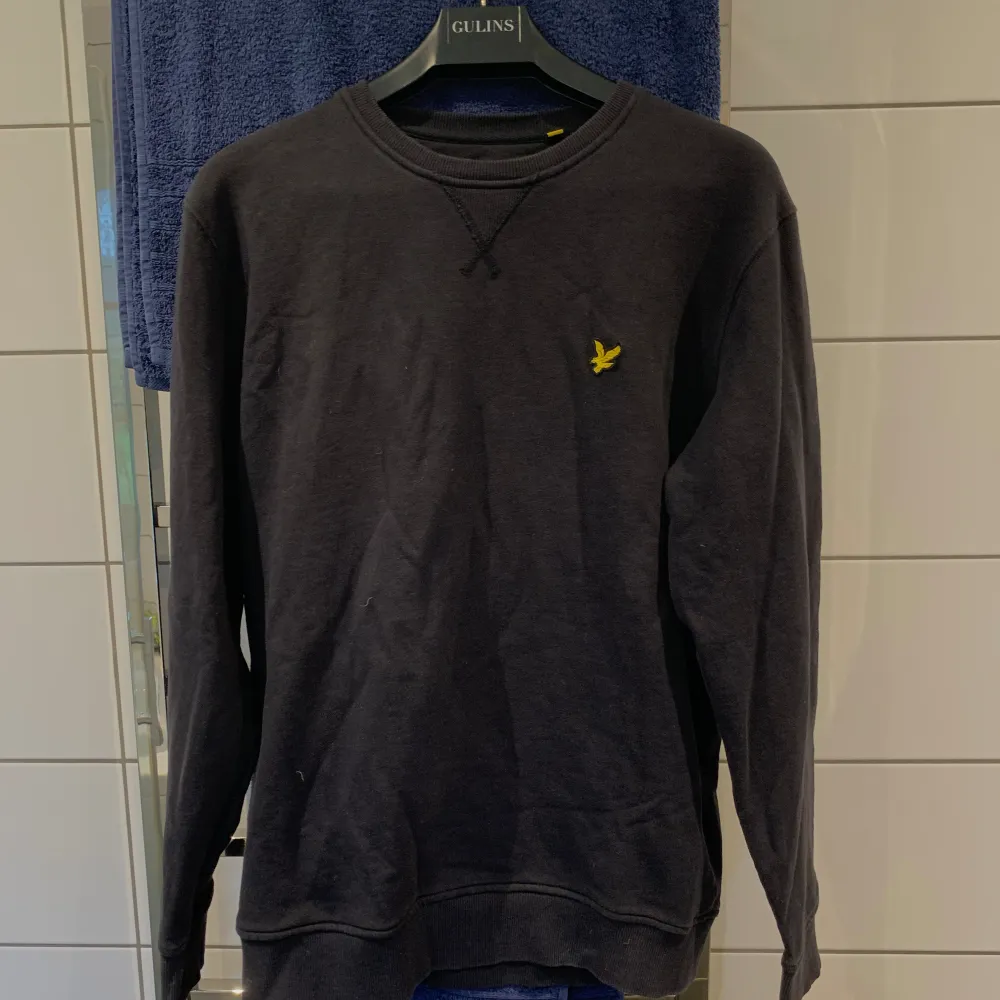 Stilren tröja från lyle & scott inga hål MM i den. Skicka ett bud🙌🏼. Hoodies.