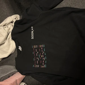 Marcus och Martinus tröja  - Tröja - sweatshirt - storlek L ( mer som m-l ) använd fåtal gånger - 300 kr 