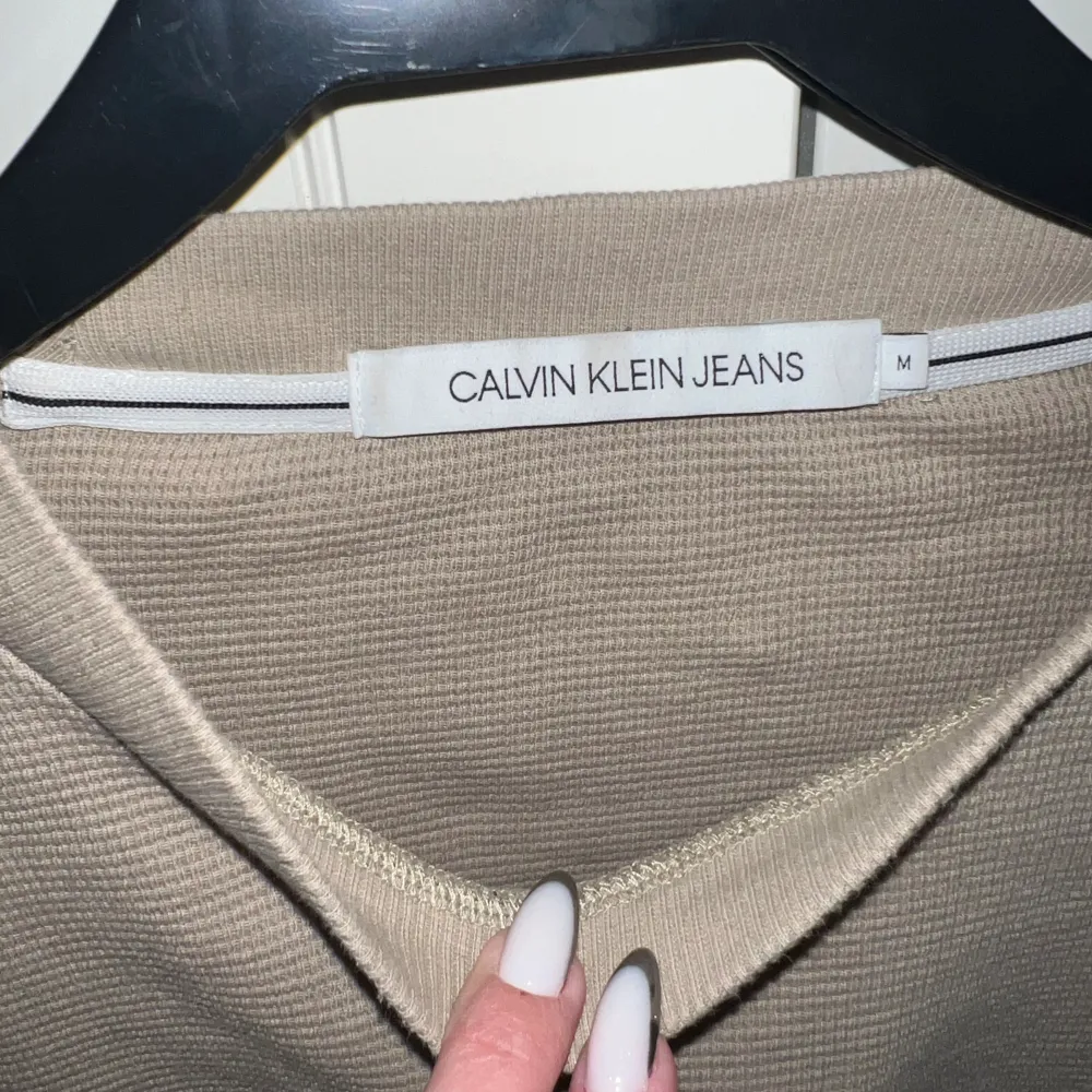 Fin Calvin Klein tröja, bra skick! . Neuletakit & Villapaidat.