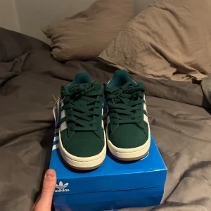 Adidas campus 00 - Storlek: Uk 4,5 eu 37  Skick: oanvända   Vita skosnören medföljer  Pris kan diskuteras!