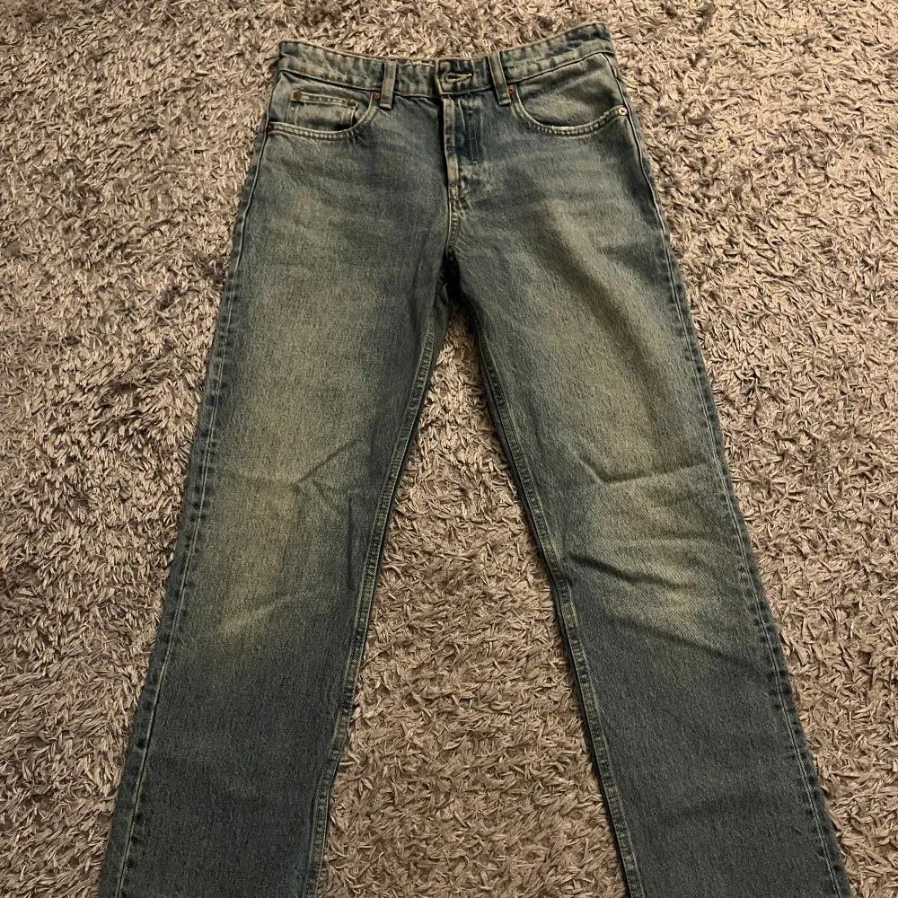 Jättefina midwaist jeans!  Säljer för att jag har ett par liknande redan:) . Jeans & Byxor.