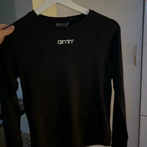 Aim’n träningströja - • Storlek S • Aldrig använd men prislappen är inte kvar 