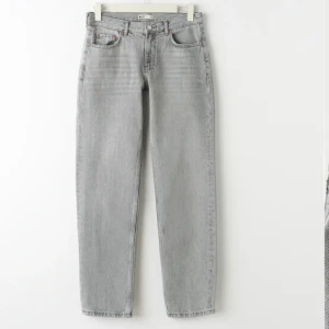 Lågmidjade jeans - Snygga jeans från ginatricot! Kom privat för mer information! Pris diskuterbart.