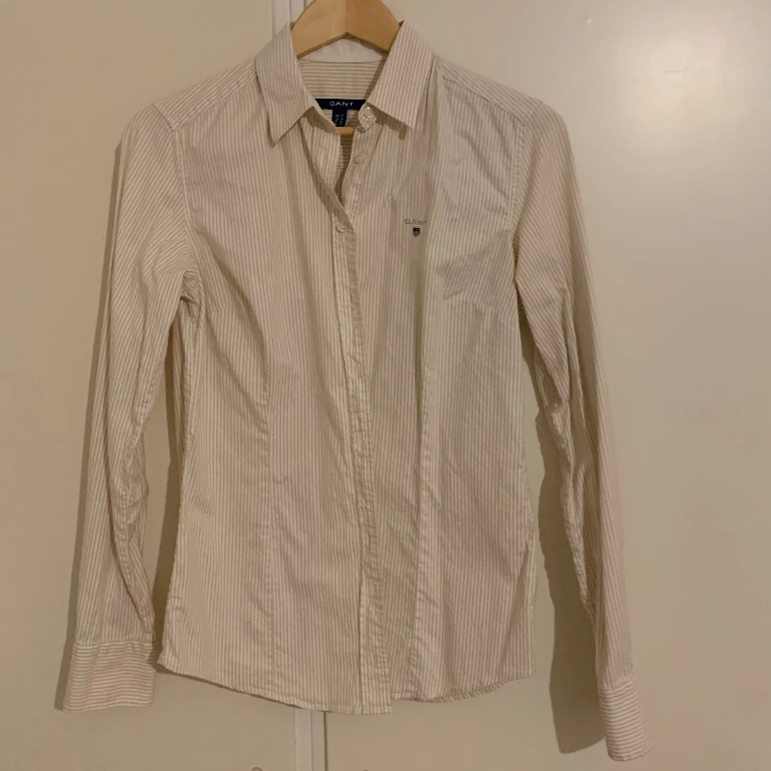 Gantskjorta slim strl 38 beige/vit - 90