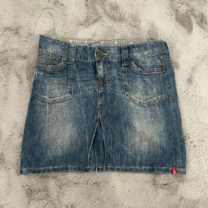 Jeanskjol - Lågmidjad jeanskjol