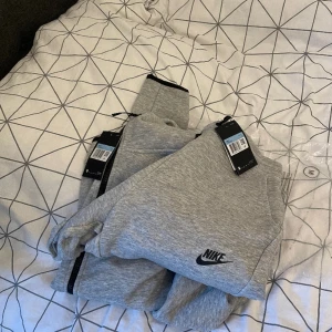 Nike tech  - Nike tech dress storlek M