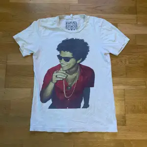 Bruno Mars T-shirt från när han var i Stockholm 2017. Storlek S