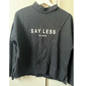 Tröja  - Knappt använd 