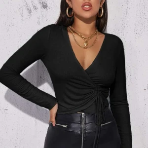 Ribbad tröja i xs  - Använd men Inga hål eller fläckar , skriv dm för frågor eller bilder 