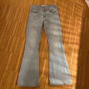 Lågmidjade bootcut jeans från Lindex i stl 158