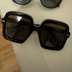 Gucci solisar! - Gucci solisar! Oanvända, skriv för mer bilder, pris kan diskuteras vid snabb affär💖