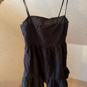 Fin klänning  - Fin svart klänning. Aldrig använda. I storlek S.