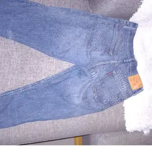 Levis jeans nya utan prislapp. 