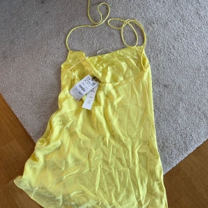 Fin klänning från zara - Helt ny, aldrig använd. Strl S Nypris 359kr prislapp kvar