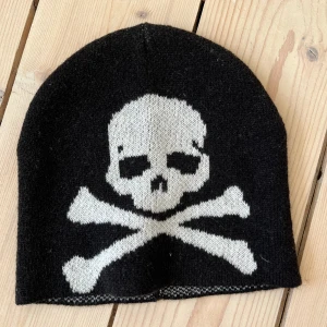 Skull Beanie Dödskalle - Aldrig använd 