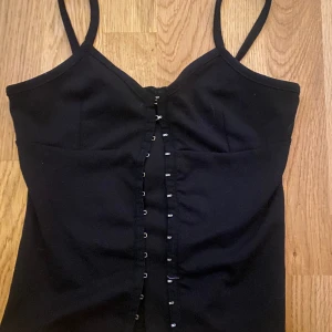 toppar rejv bohem festival - 30 kr st passar xs-s