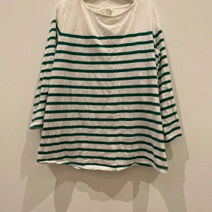 Trekvartsärmad rutig tröja🤩 - Sjukt svalt och skönt material😍 storlek m men passar även personer som bör xs/s