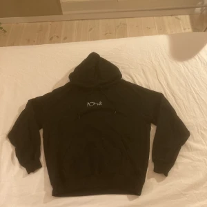 Polar skate co huvtröja - Svart polar huvtröja i storlek xs. Skriv om ni har frågor. Pris kan diskuteras.