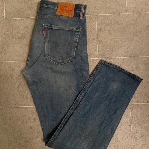 Levi’s 501 - Denna vara är i nyskick, inga skavanker. Vid snabb affär kan priset förhandlas.