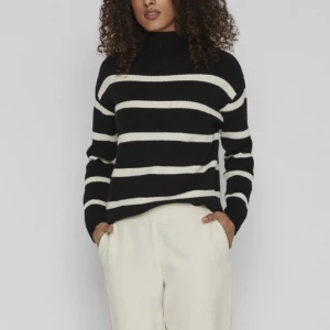 Stickad tröja - Jätte skön stickad tröja ifrån vila, superfint skick💋💋