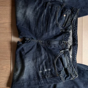 G-star jeans  - Säljer dessa G-star boyfriend low waist jeans som är obviously från G-star och är straight i modellen. Storlek: W31 L34, aldrig använda.