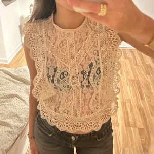 Zara spetstopp - Jättefin spetstopp från Zara!!💘💘 denna är ljusrosa! 