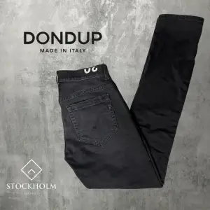 Vi säljer nu dessa riktigt snygga jeansen i märket Dondup. Modellen heter George och är en av dom mest populära modellerna! Byxorna är i storleken 30! Skriv vid frågor och funderingar 🙌
