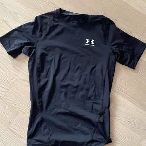 En under armour conpression shirt