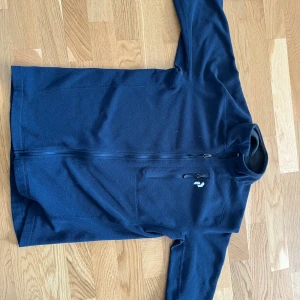 Peak Performance fleece - Peak performance tröja i bra skick