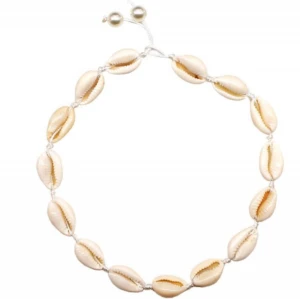 Choker Halsband med Vita Snäckor  - Längd 44.00 cm  Helt ny 