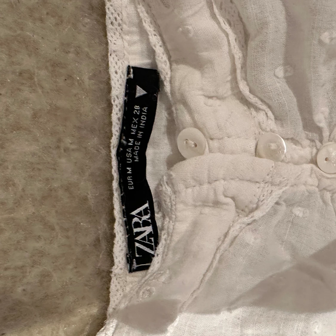 Gulligt vitt  linne  - 90