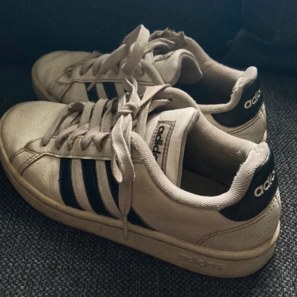 Adidas skor - 90