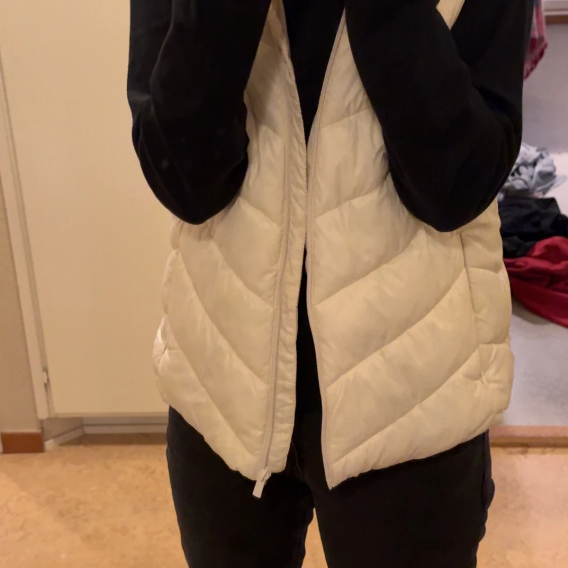 Vit/beige väst - 90