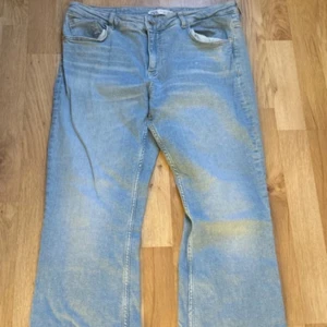 Blåa Low waist jeans  - Blåa Low waist jeans från zara 